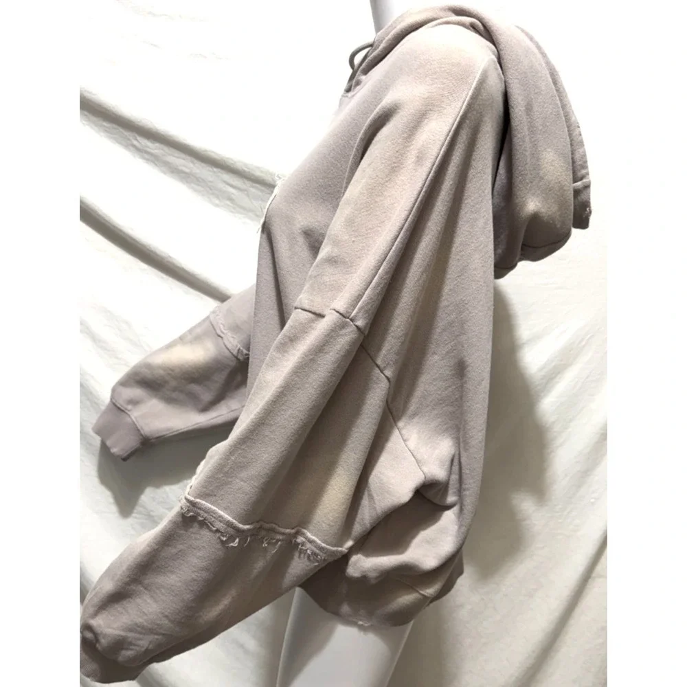 Cleo + Wolf Size Large Whiskey O' Clock Time For A Drink Cropped Beige Hoodie‎